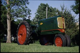 Oliver-Tractor-70