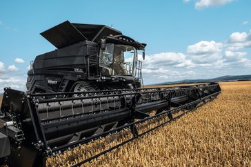 The Fendt IDEAL combine in a field.