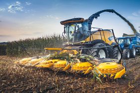 New Holland 910 hp. forage harvester