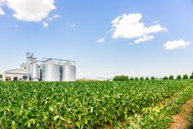 farm-with-bins