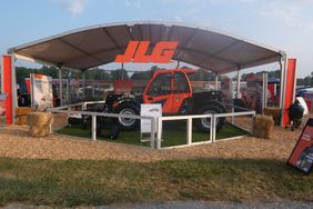 JLG AG 935 telehandler at a farm show