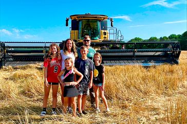 Casey McCausland, his wife, Tara, and his children (left to right): Josie, Brooke, Graham, and Kendall.