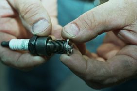 how-to-remove-spark-plug