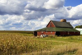 vintage-red-barn-farm